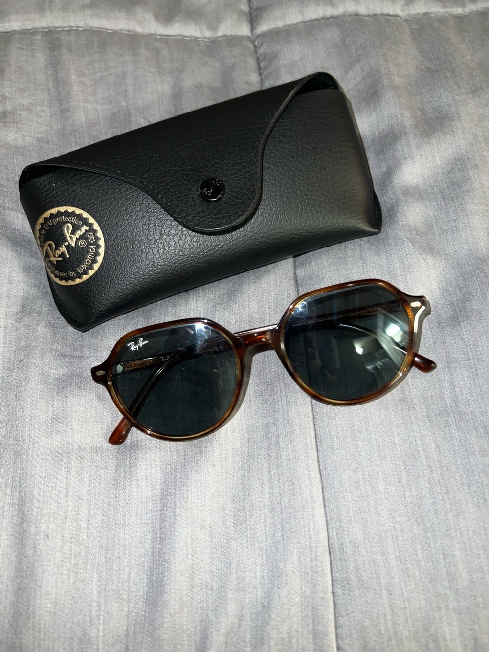 Women’s Ray Ban sunglasses